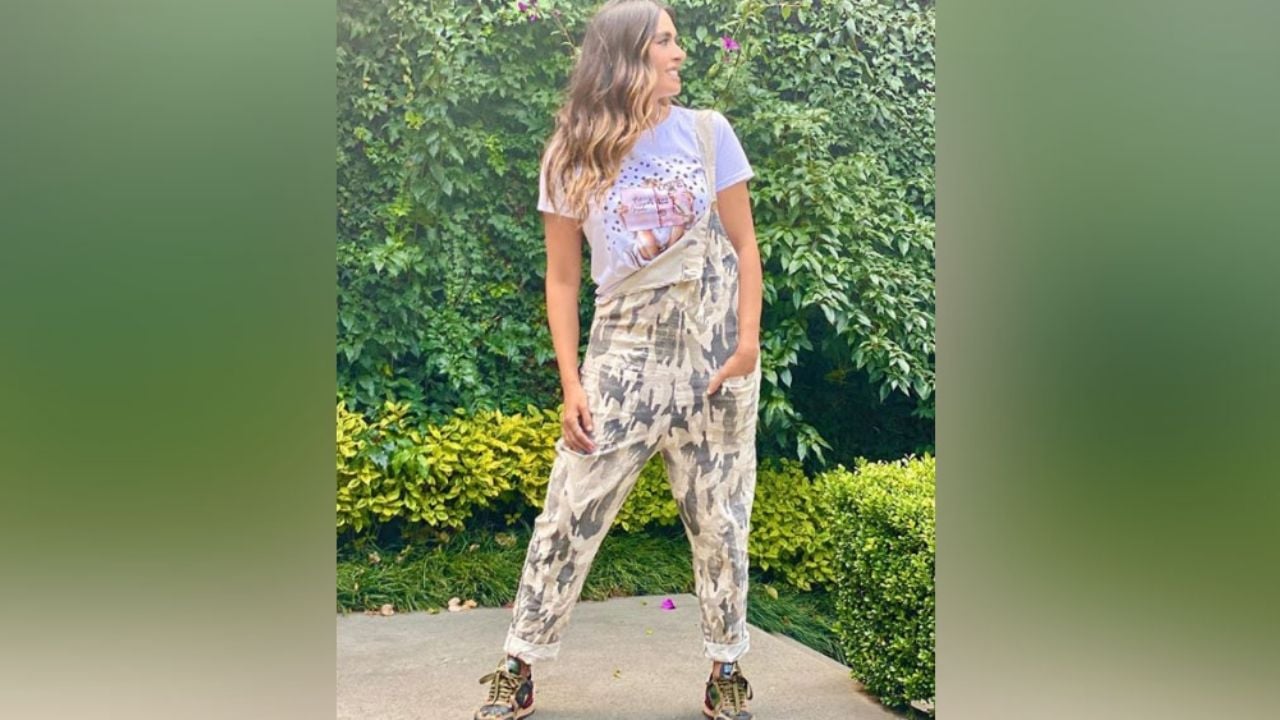 Galilea Montijo causa furor en Televisa al lucir atuendo negro y llamativos tenis