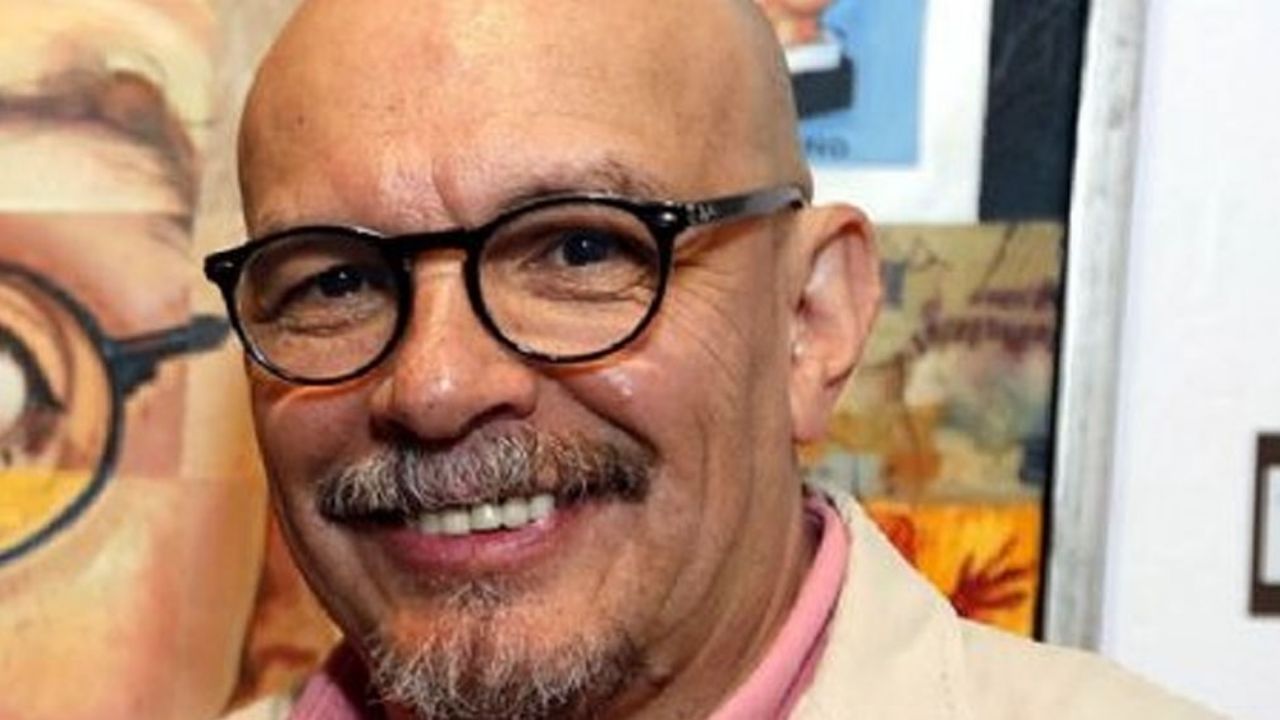 ¿Mauricio Castillo quedó fuera de Televisa? El actor revela que ahora vende gorras