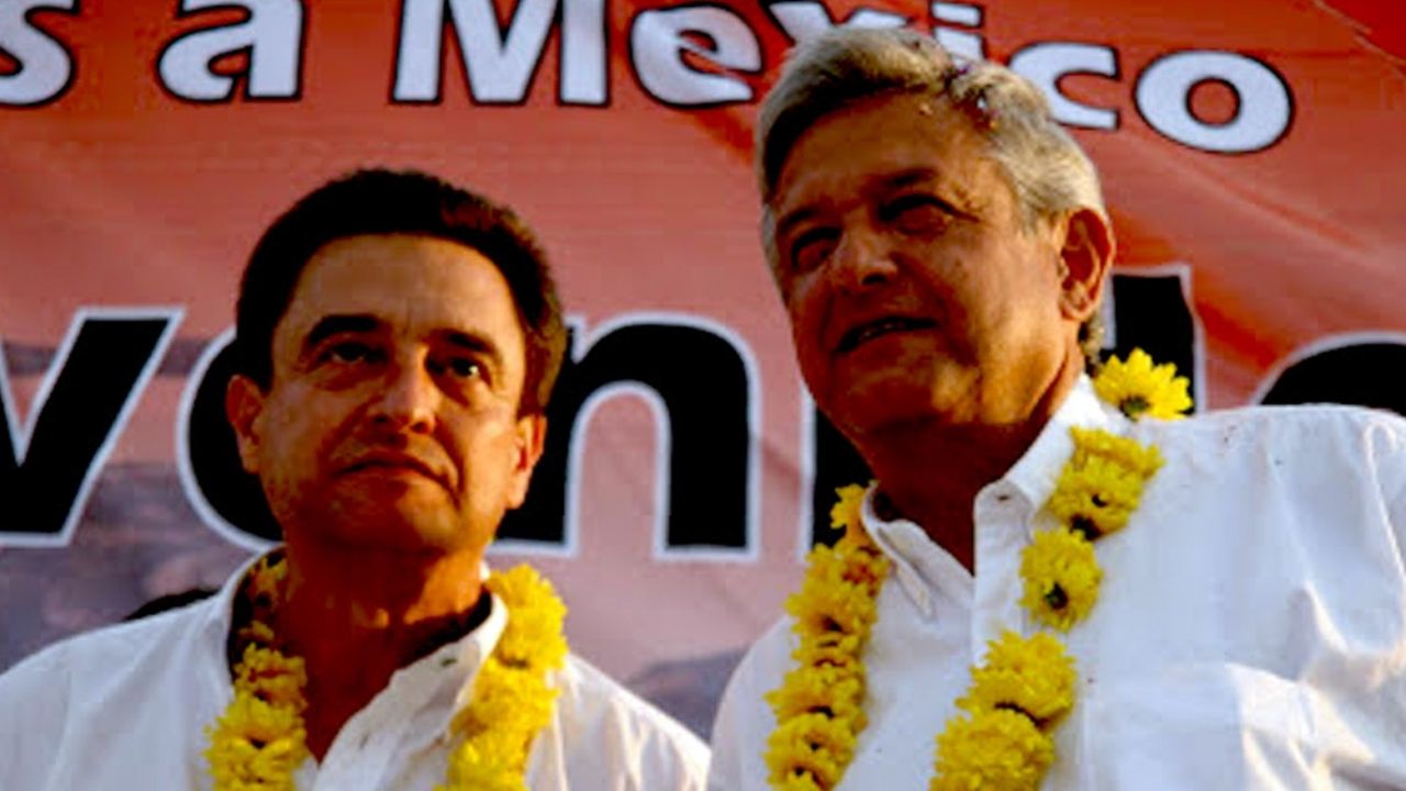 Hermano de AMLO es exhibido al recibir dinero para la campaña presidencial del 2018