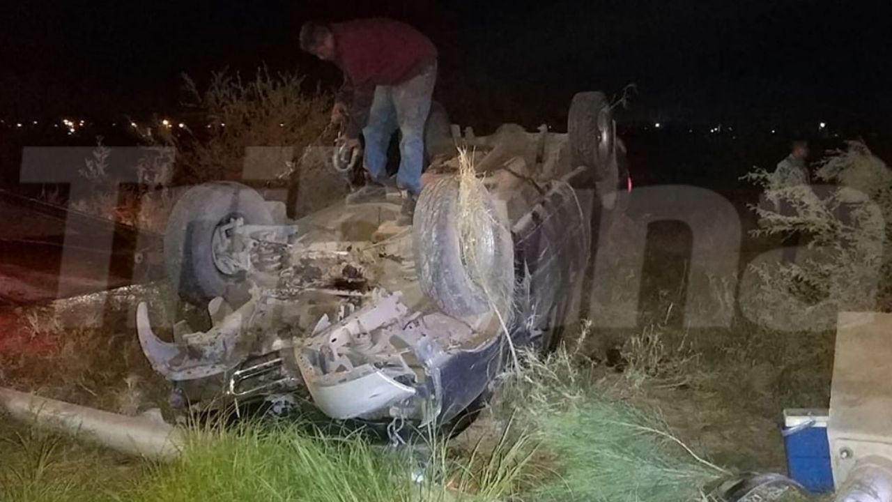 Aparatoso accidente: Dos menores resultan heridos tras volcarse camioneta en Ciudad Obregón