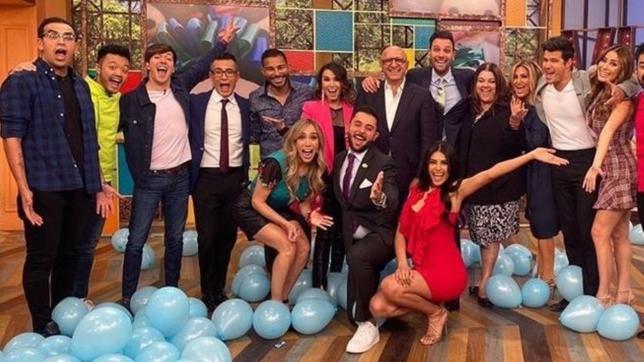 Querido conductor saldría de ‘VLA’ tras explotar contra ‘El Capi’ en TV Azteca: “Casi se golpean”