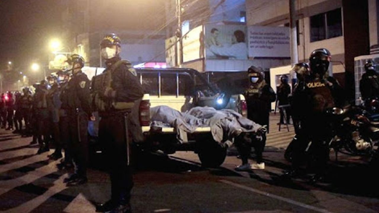 Noche de terror en Perú: Fallecen 13 personas en estampida al huir de la Policía