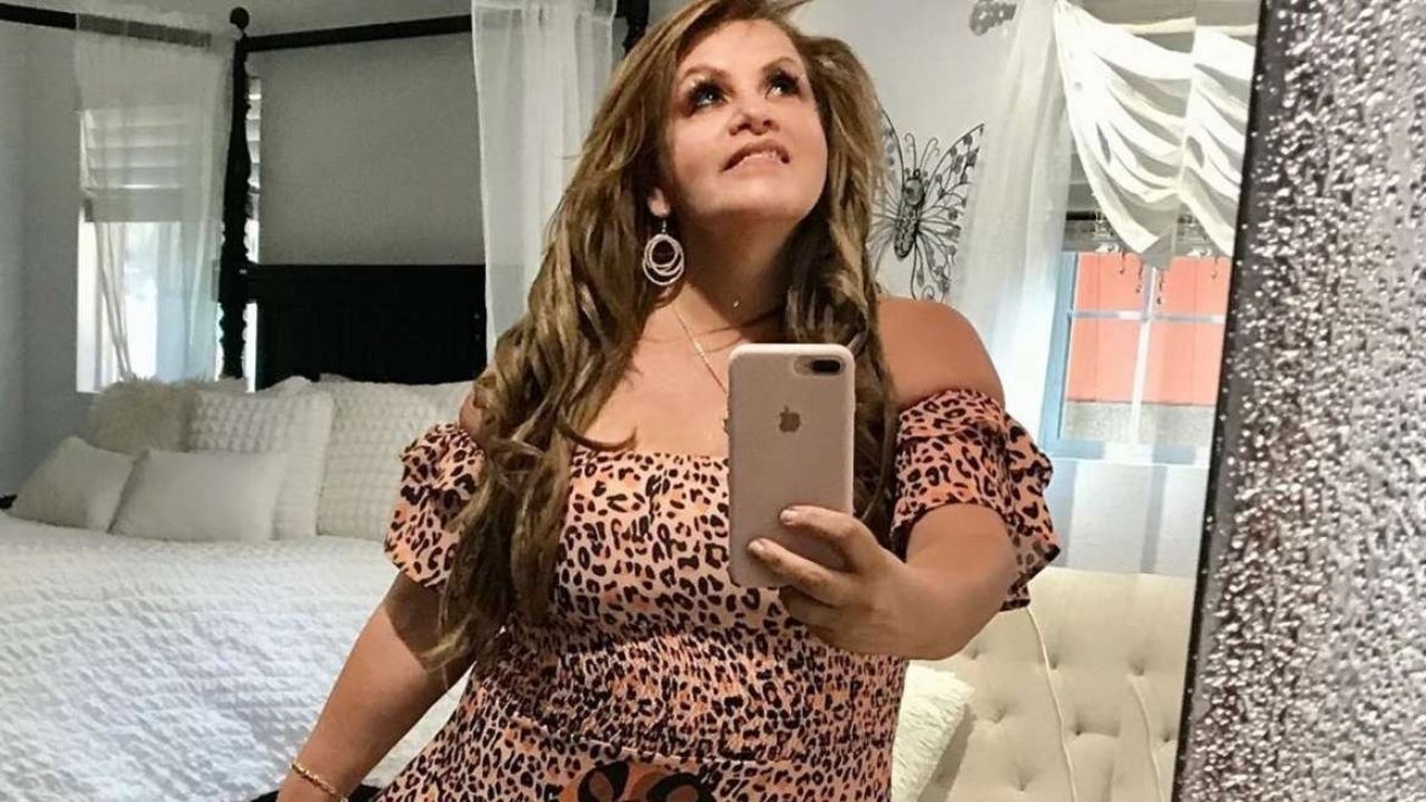 Mujer causa revuelo en redes por su gran parecido a Jenni Rivera: “Dos gotas de agua”