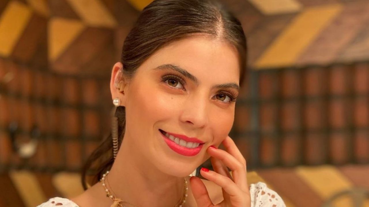 Esmeralda Ugalde, hermana de Ana Bárbara, irradia belleza en playa de Oaxaca