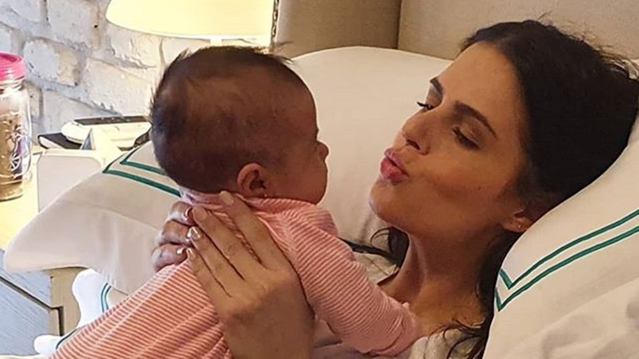 Claudia Álvarez se luce en Instagram con tierna foto junto a su bebé de 8 meses