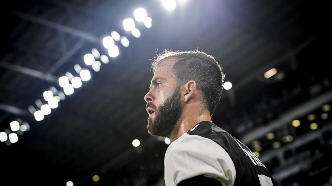 Barcelona, mal y de malas: Miralen Pjanic da positivo a prueba de Covid-19