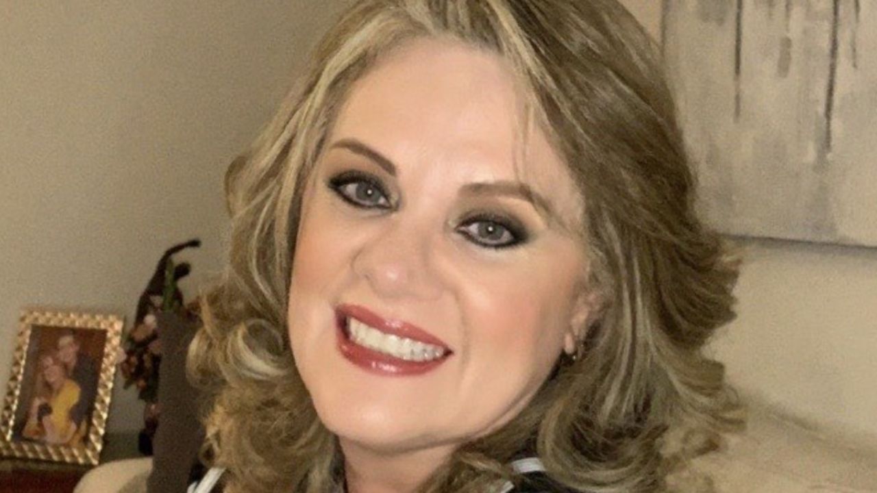 VIDEO: Érika Buenfil causa locura en TikTok al imitar gestos de populares emojis