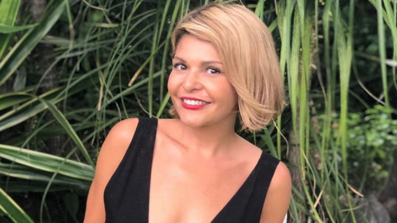 A sus 45 años, Itatí Cantoral roba miradas con juvenil vestido desde Acapulco