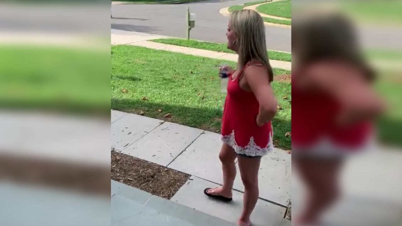 Mujer estadounidense insulta a su propia vecina: “Mejor regresa a tu país”