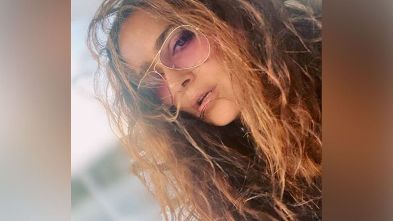 A sus 53 años, Salma Hayek se muestra más encantadora que nunca y roba corazones