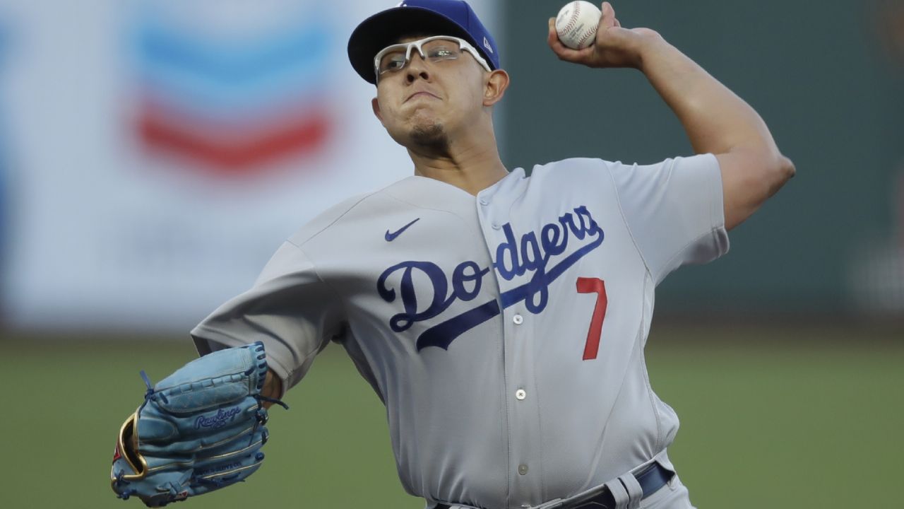 Julio Urías se queda corto; sale sin decisión en el duelo de Dodgers ante los Gigantes