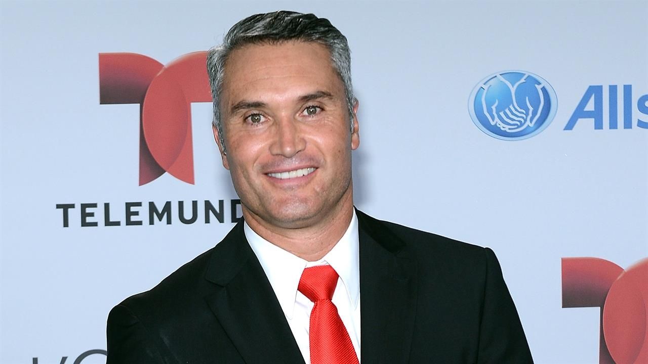 Edgardo del Villar y su lucha contra el cáncer; así reaccionan algunos famosos ante la noticia