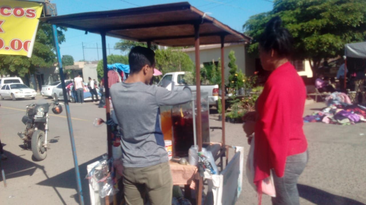 Vendedores ambulantes preparan regreso a labores en Huatabampito