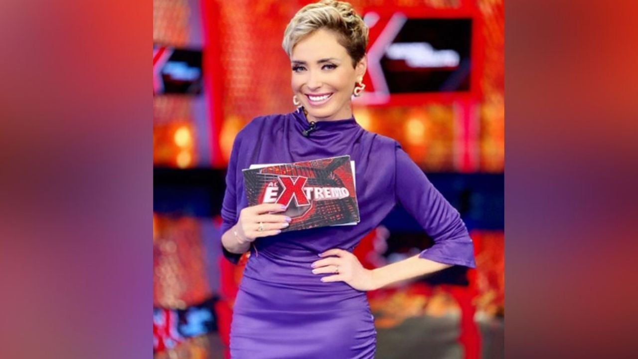 Carmen Muñoz se luce en TV Azteca al aparecer con llamativo atuendo morado