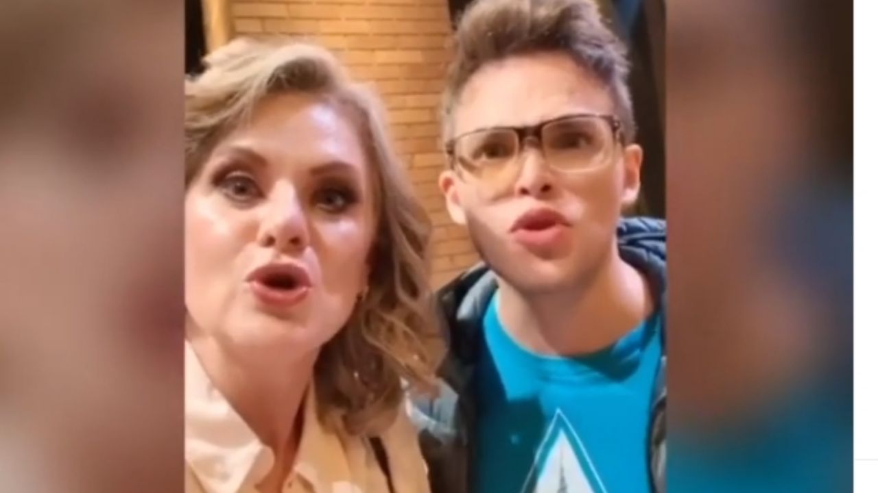Érika Buenfil impacta con sus talentos vocales en Televisa junto a Omar Fierro y Yurem Rojas