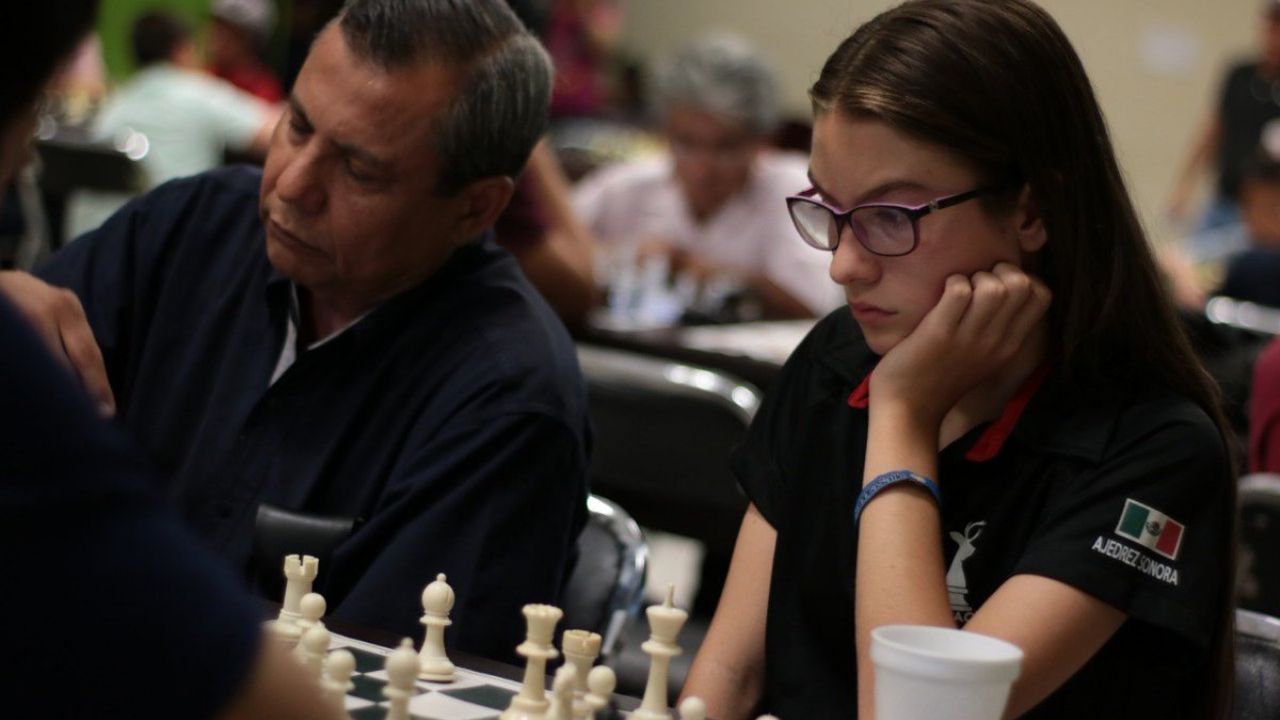 Ajedrecista cajemense destaca en el Anual Abierto Femenil en línea de EU