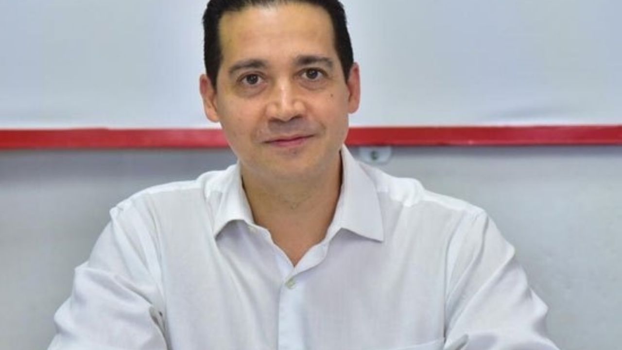 Arturo Fernández: “Cada vez somos más mexicanos y la economía más pequeña”