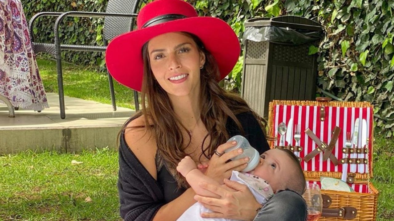 Claudia Álvarez y su hija Kira son idénticas y estas fotos lo comprueban