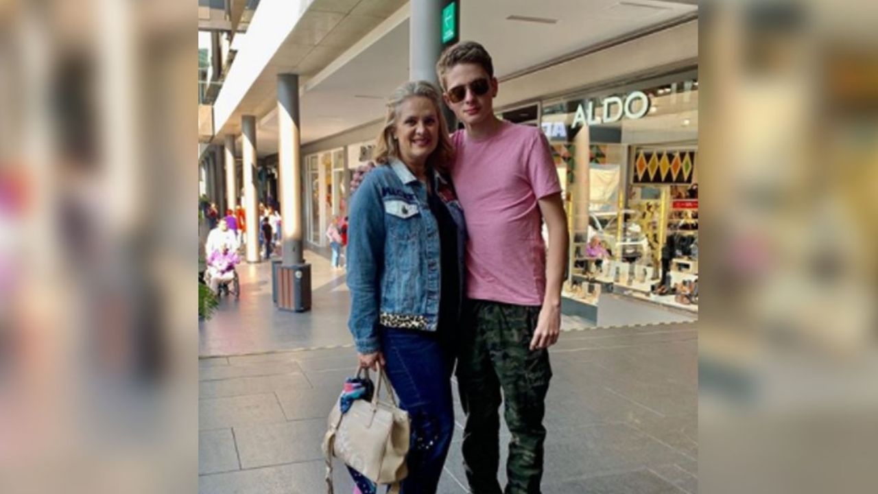 Érika Buenfil hace de las suyas en TikTok al jugarle divertida broma a su hijo