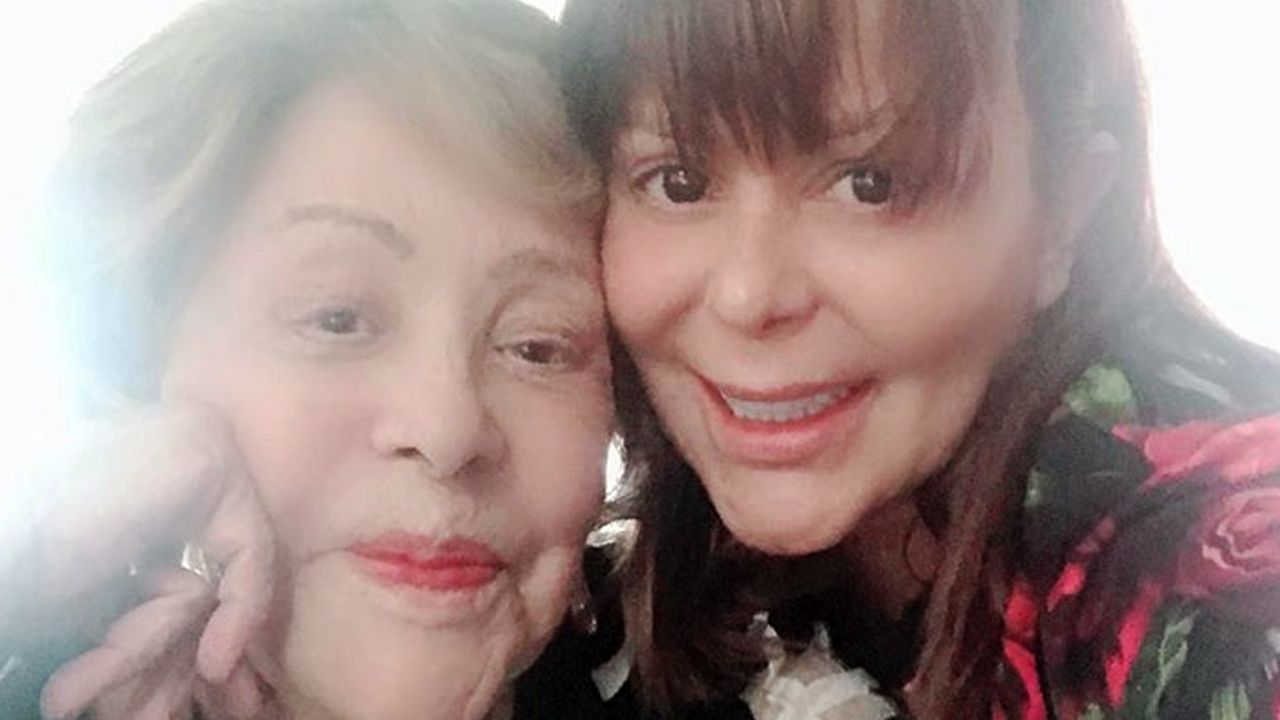 Alejandra Guzmán y Silvia Pinal desatan terror en Instagram con esta foto