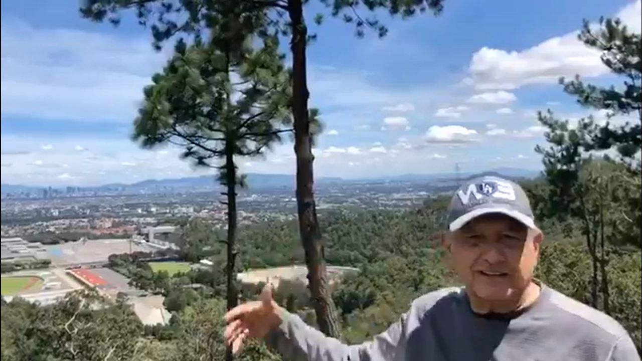 Tras una mañana de ejercicio, AMLO presume vista de la CDMX y Colegio Militar