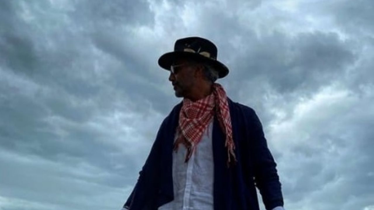 Alejandro Fernández presume extraños zapatos con peluche y fans lo alburean en Instagram