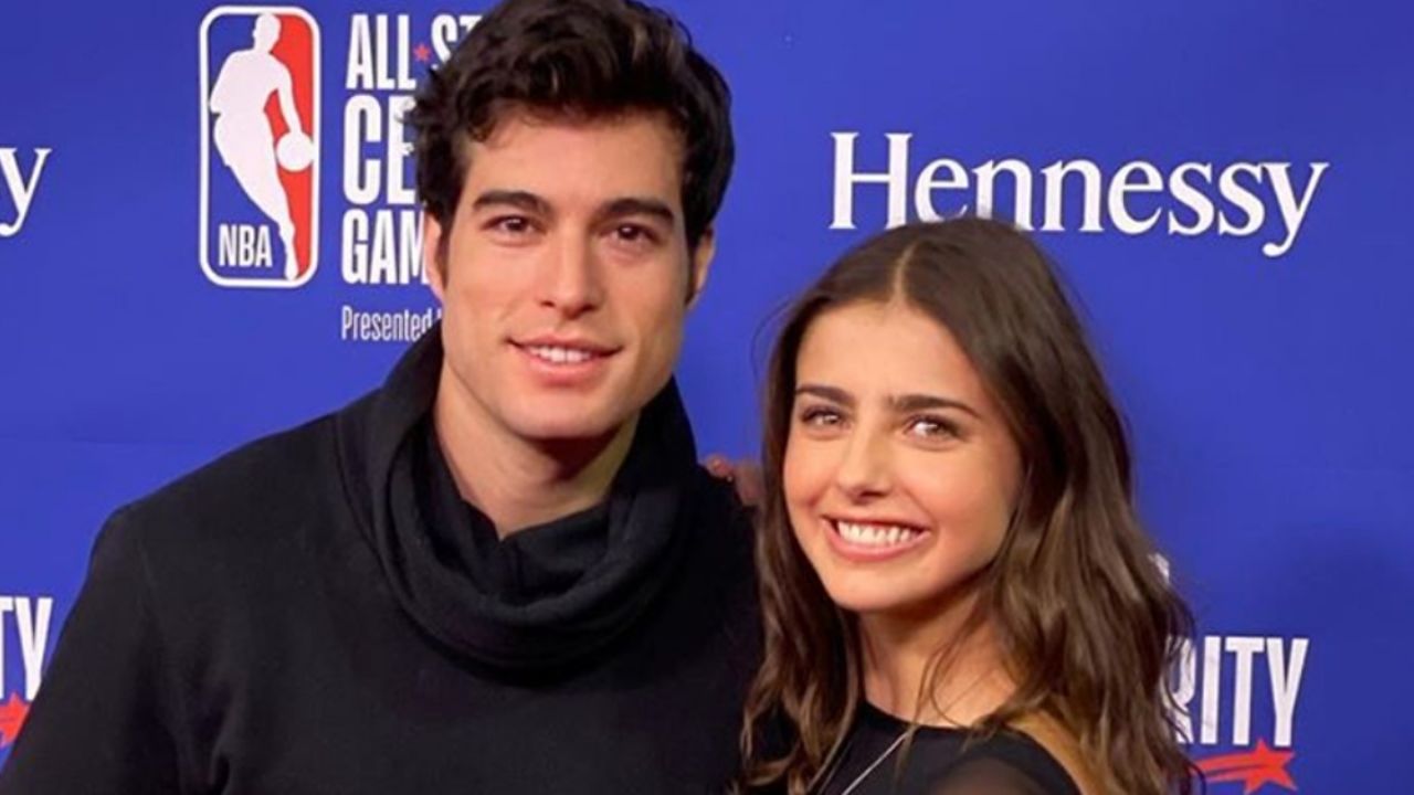 Michelle Renaud y su novio derriten Instagram con tremendo beso en la piscina