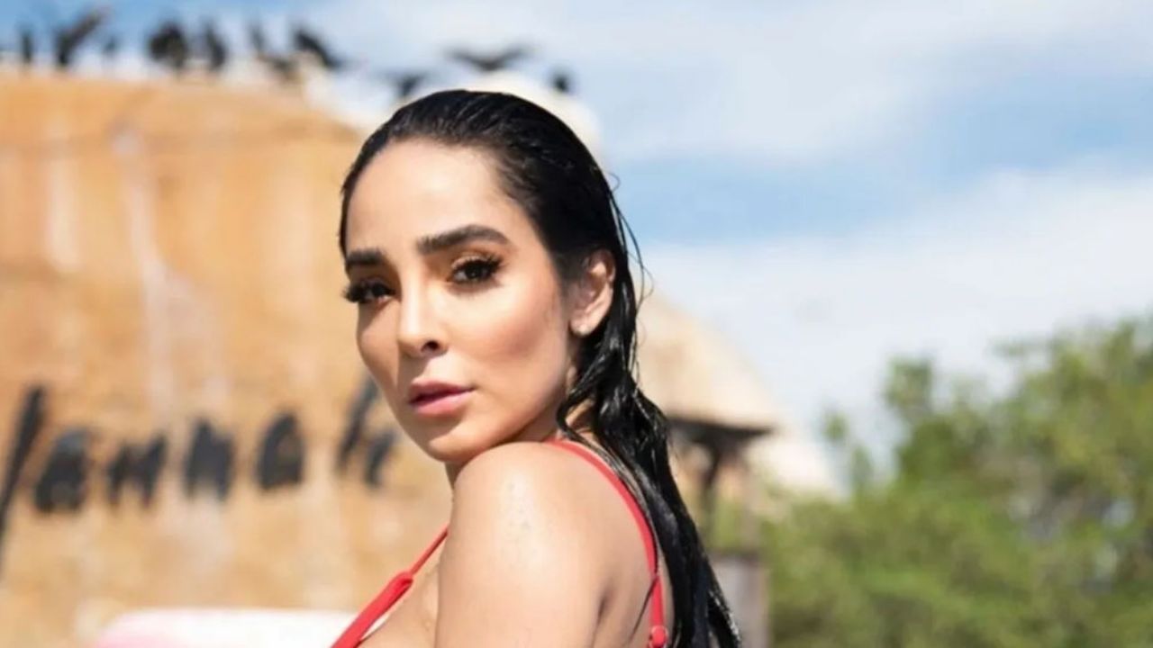 VIDEO: Manelyk cautiva a sus fans al darse un baño a la orilla del mar