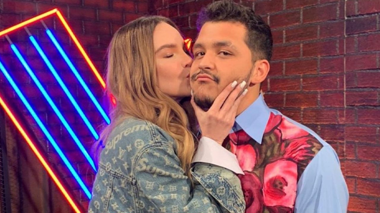 Previo a la final de ‘La Voz’, Belinda sorprende a Nodal con romántico regalo