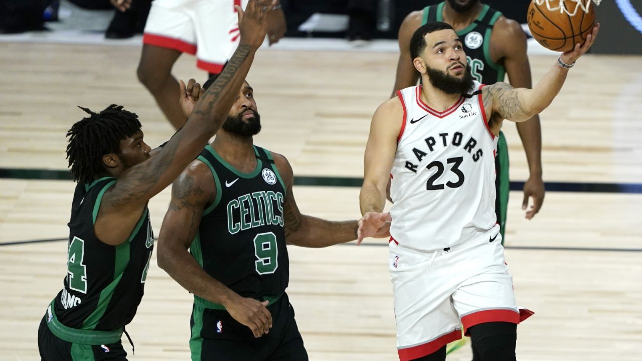 Jugadores de NBA reciben a sus invitados adentro de la burbuja