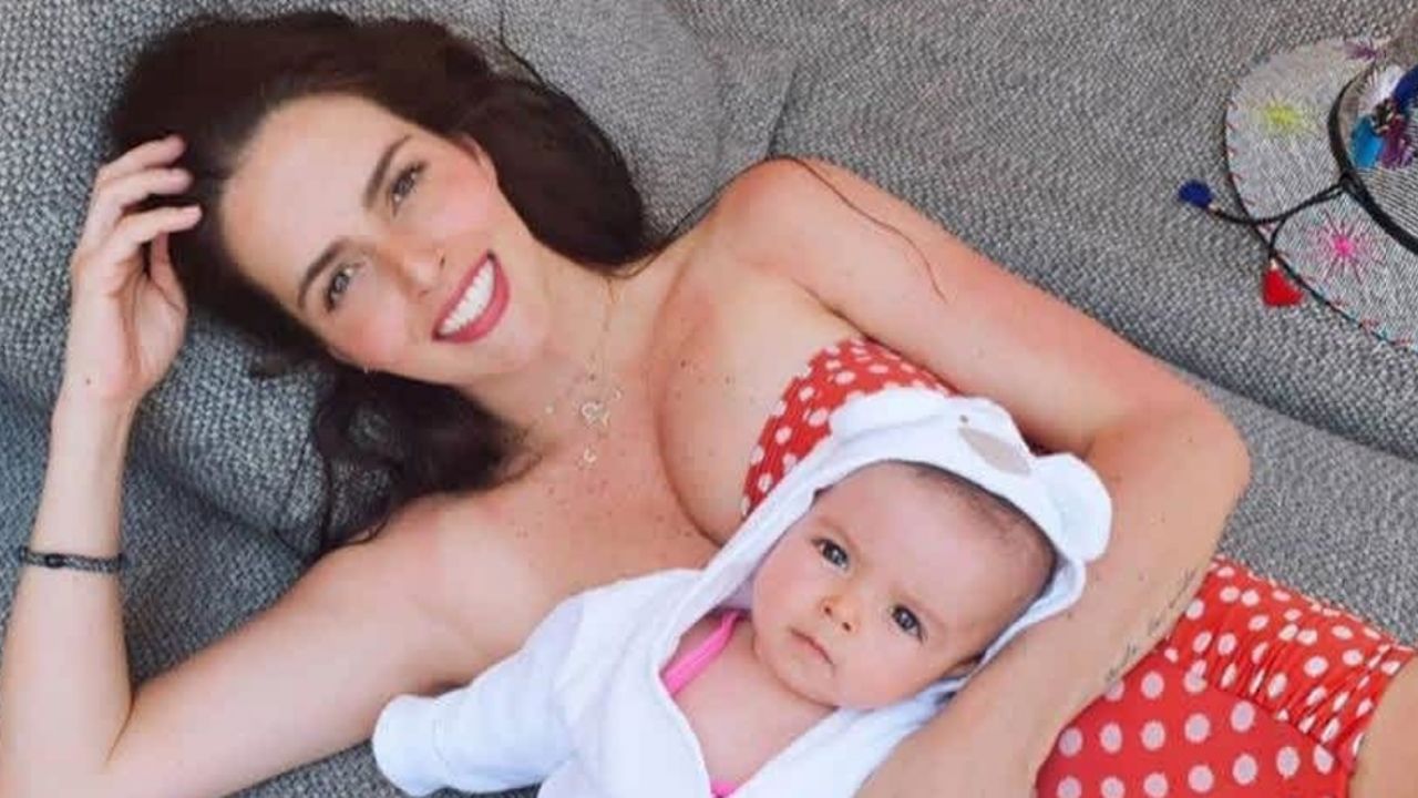Claudia Álvarez presume a su bebé de 8 meses con bella fotografía familiar