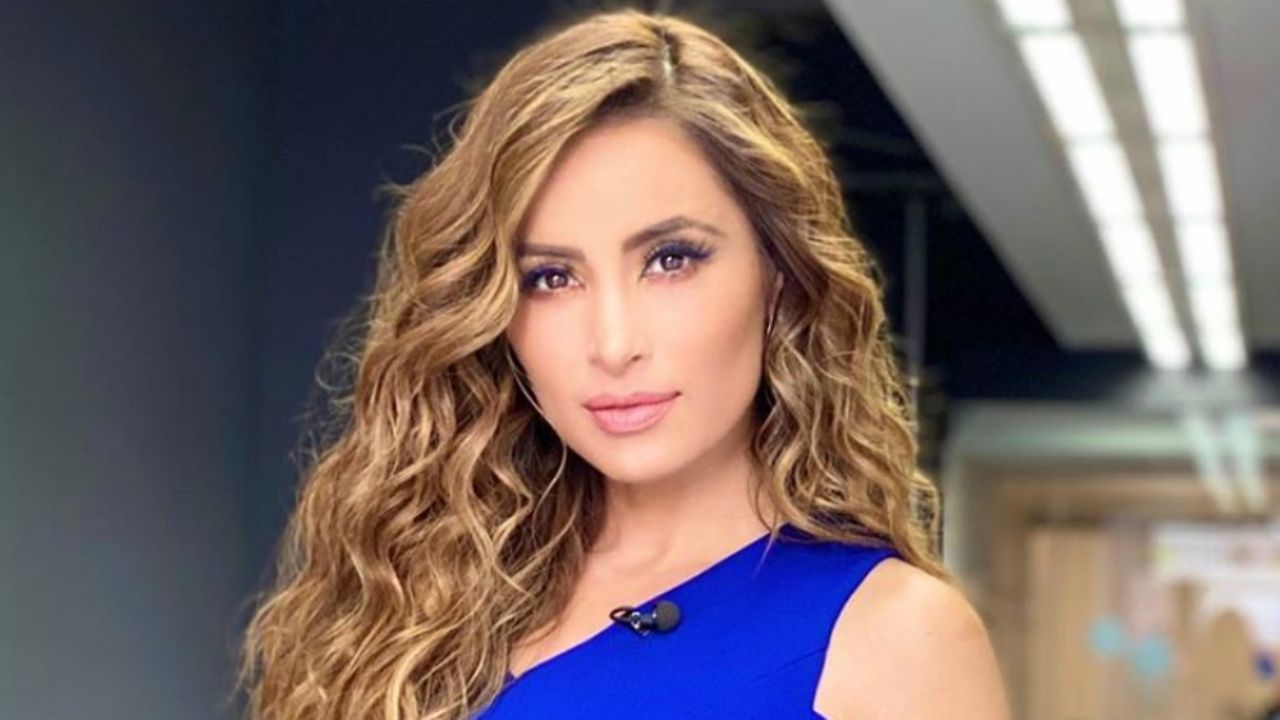 Cynthia Rodríguez se roba las miradas de ‘VLA’ con veraniego atuendo rosado