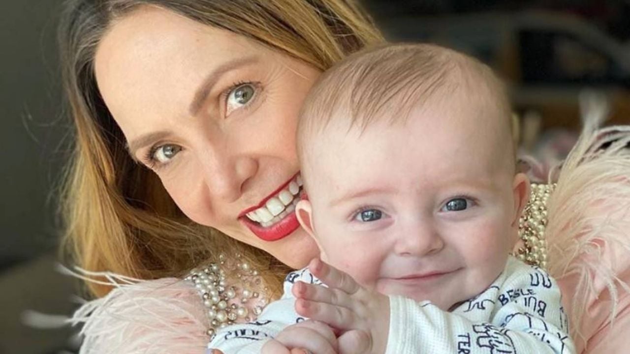 Érika Zaba de OV7 vuelve a posar en Instagram junto a su bebé en alberca