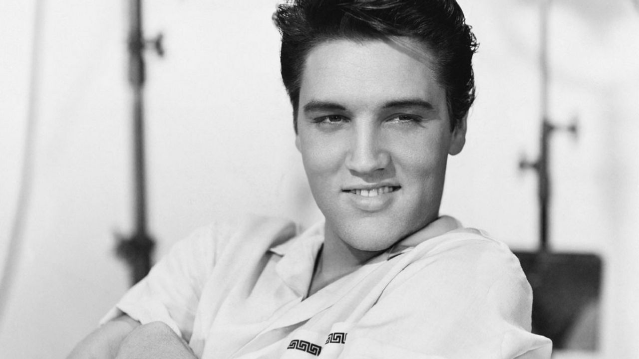 Llenan de grafiti la casa de Elvis Presley en protestas contra la Policía de EU