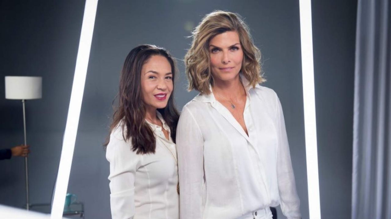 Montserrat y Yolanda hacen bailar a famoso grupo musical desde el foro de Televisa