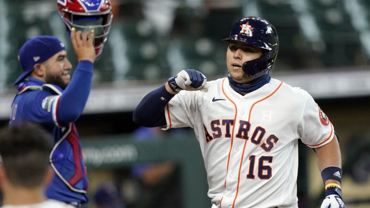 Díaz conecta jonrón de tres carreras en la victoria de los Astros a Rangers