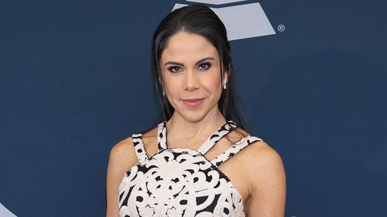 ¿’Zague’? Desde Televisa, Paola Rojas exhibe lo que un pretendiente hizo para salir con ella