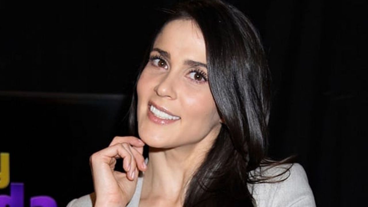 Eva Cedeño consigue enamorar a internautas con su singular belleza en redes sociales