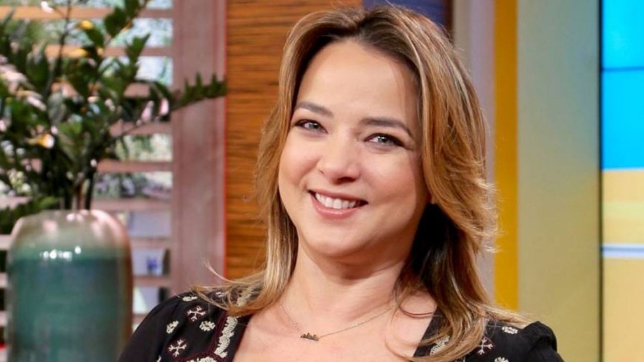 “Qué envidia me tengo”: Adamari López añora la época en la que no tenía kilos demás