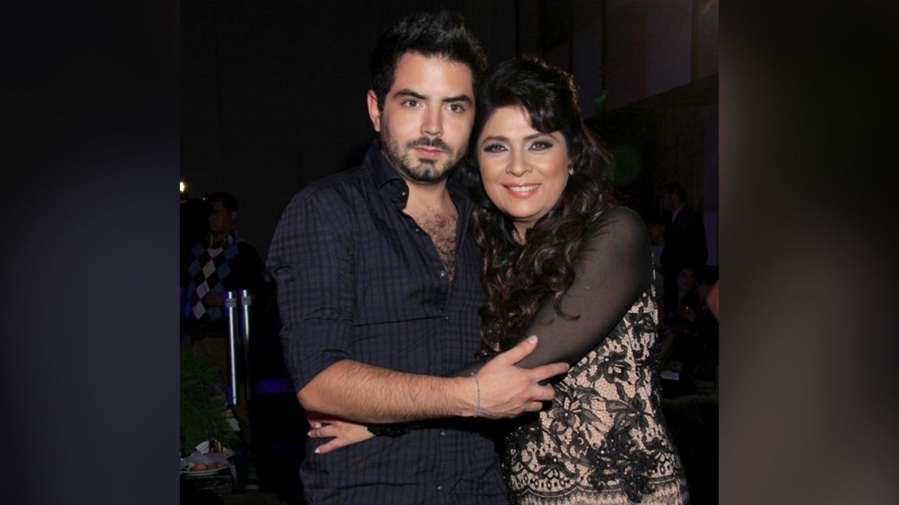 José Eduardo Derbez, devastado ante la falta de Victoria Ruffo: “Extraño a mi madre”