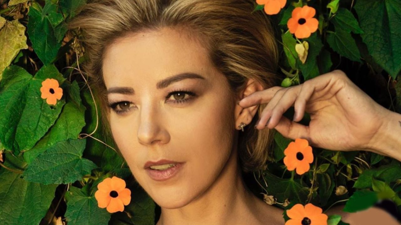 Tras anunciar su embarazo, Fernanda Castillo se convierte en portada de revista