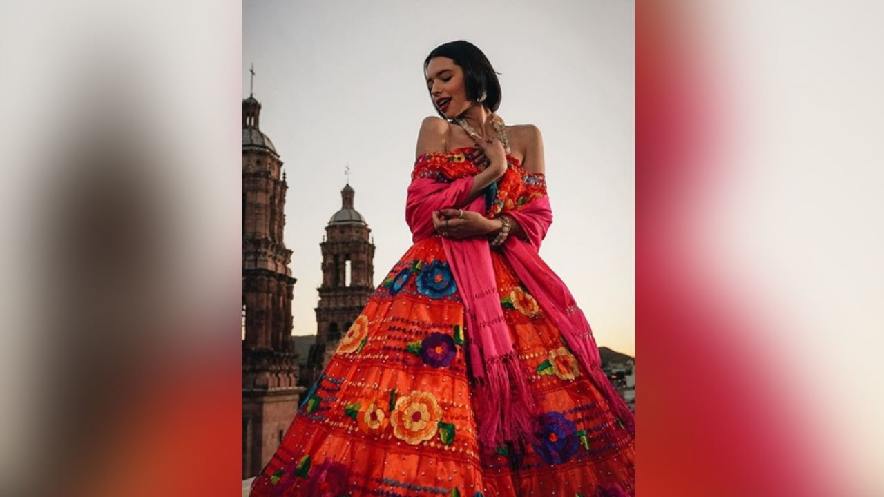 Ángela Aguilar paraliza todo Instagram al lucirse en exquisito vestido