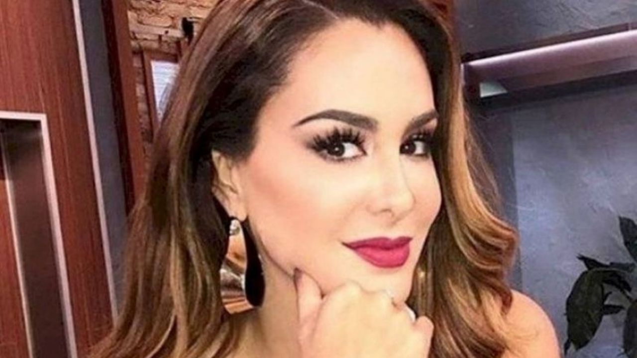 ¿Se acabó el amor? Ninel Conde deslumbra desde la playa sin su nuevo galán Larry Ramos