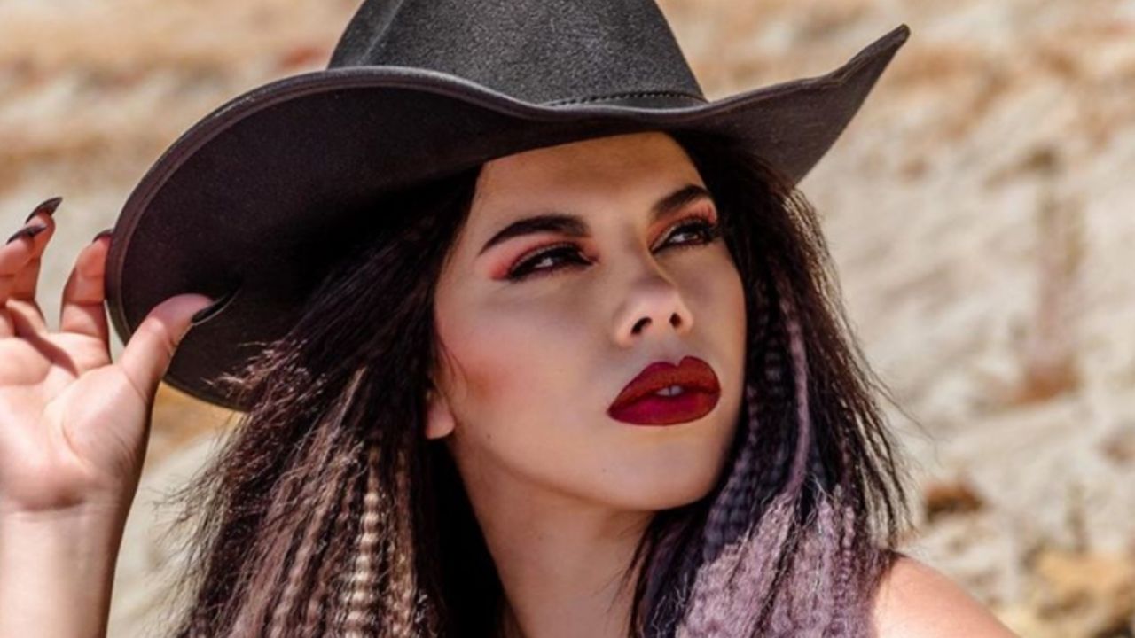 Lizbeth Rodríguez, exchica Badabun, se luce en sesión fotográfica en la playa