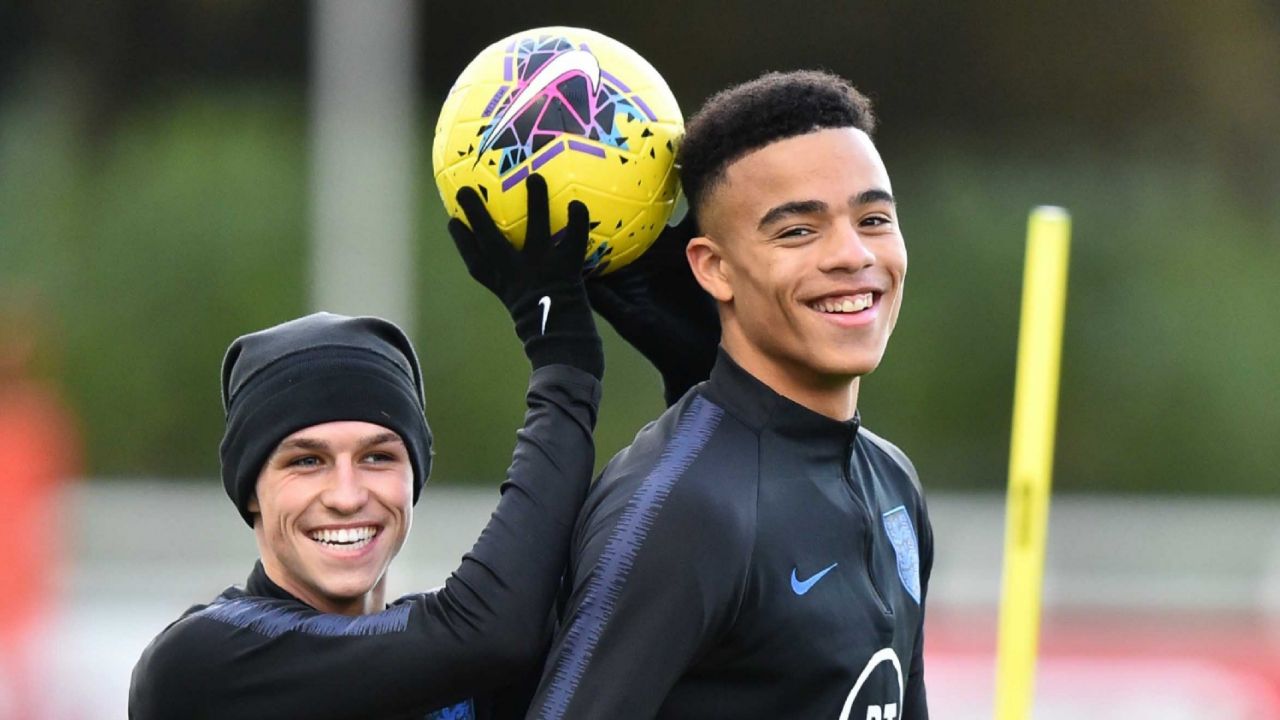 ¡Escándalo! Separan a dos jugadores de la selección de Inglaterra por llevar mujeres a la concentración