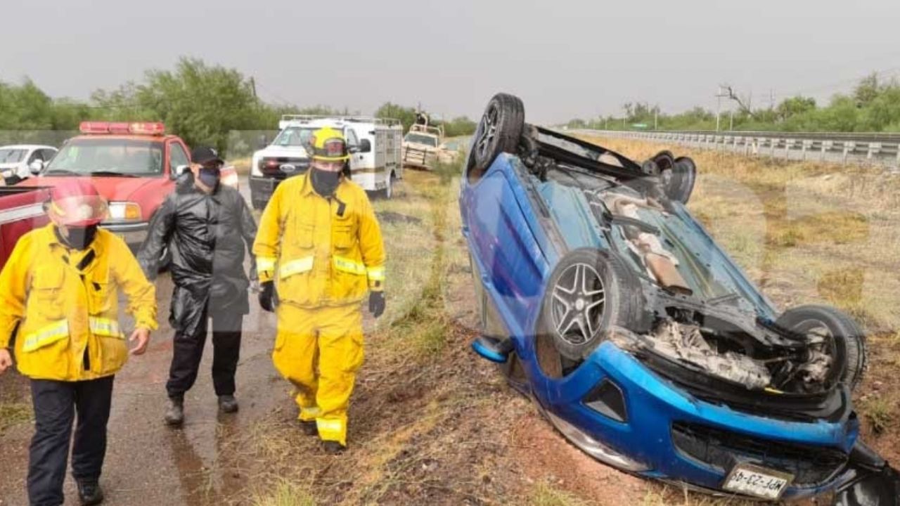 Cajeme: Volcadura en la carretera Internacional deja saldo de una pareja lesionada