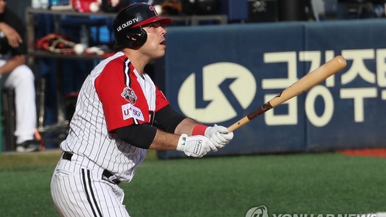 Roberto Ramos impone récord de HR’s para peloteros mexicanos en Corea del Sur