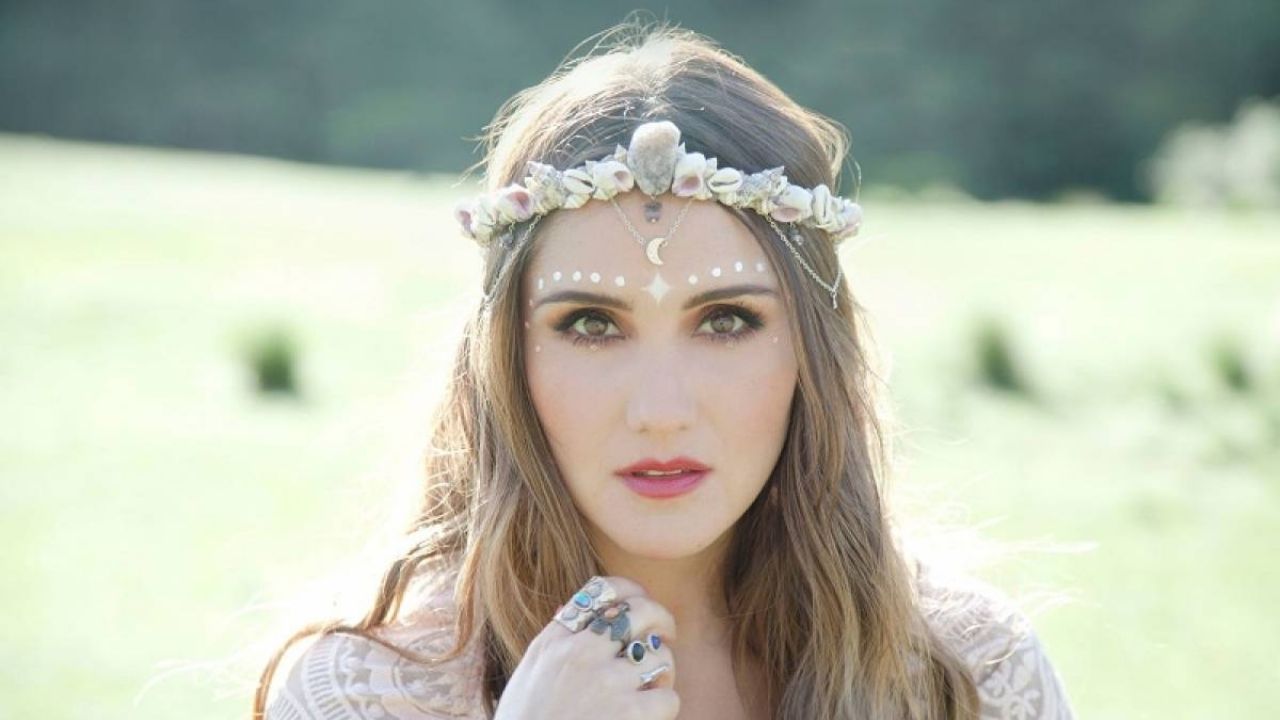 Dulce María triunfa con su música en el ranking global digital