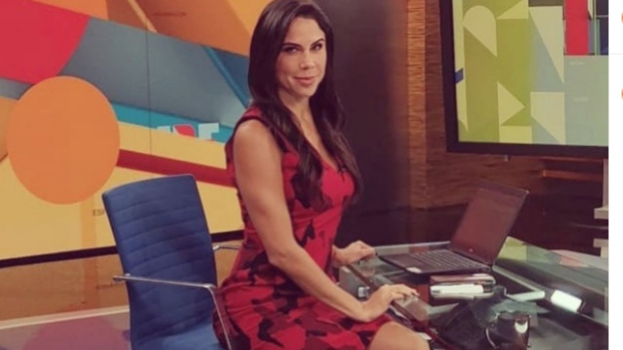 ¿De vaquera? Paola Rojas se pone su sombrero y botas para causar furor en Instagram con el Grupo Bronco