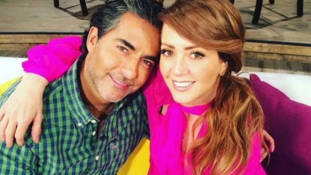 Raúl Araiza apoya a Andrea Legarreta tras críticas por su contagio de Covid-19